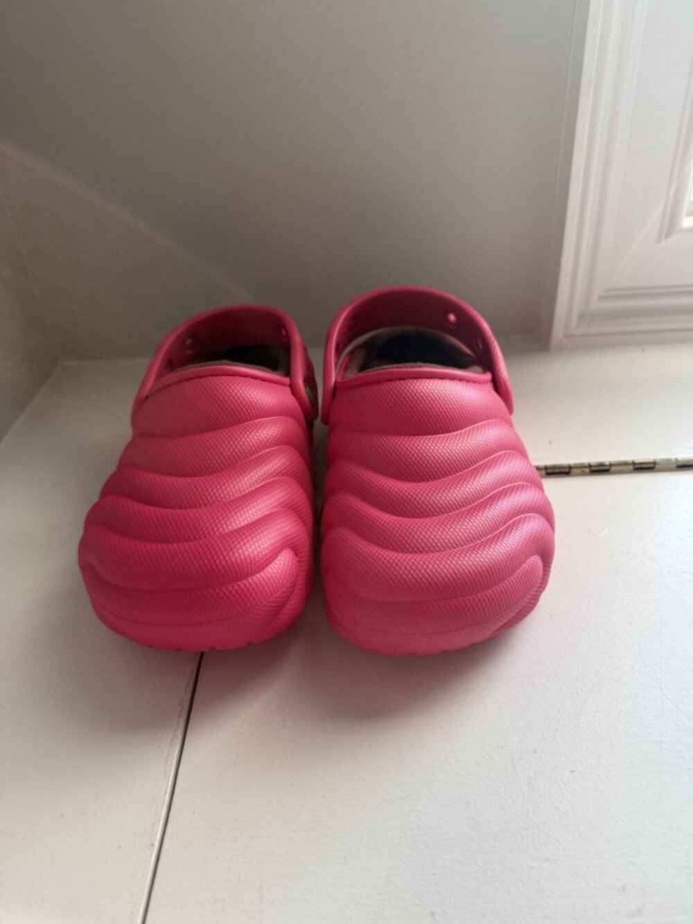 NEW Crocs Classic Lined Overpuff Clog Scarlet Pink Size Womens 6 $65 [jb] - Picture 10 of 16
